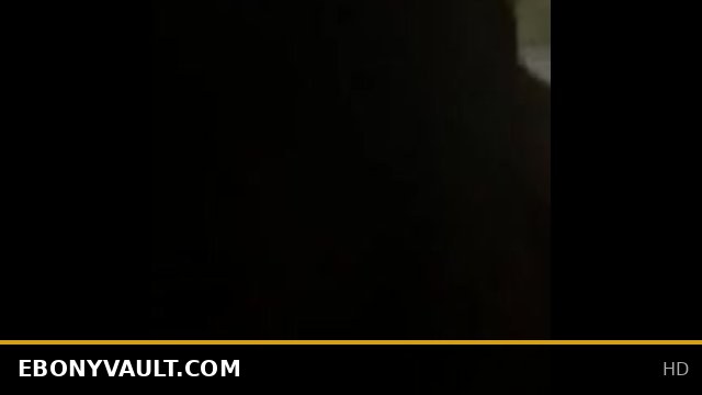 Ebony beauty gives an amazing blow job